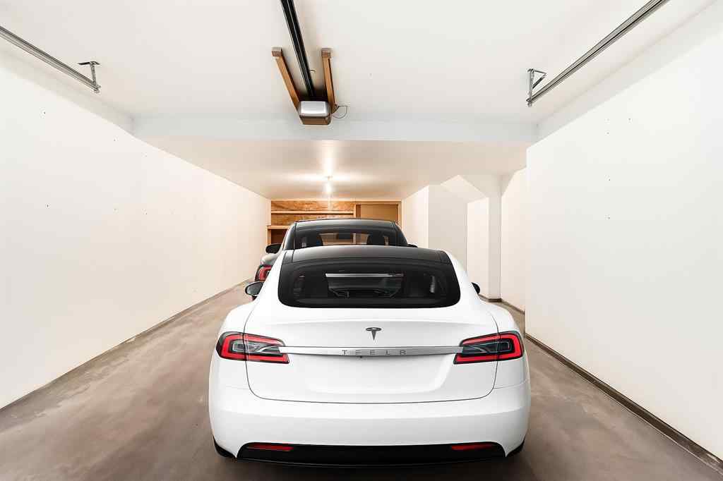 MLS® A2268999 - 677 Regal Park NE in Renfrew Calgary, Residential