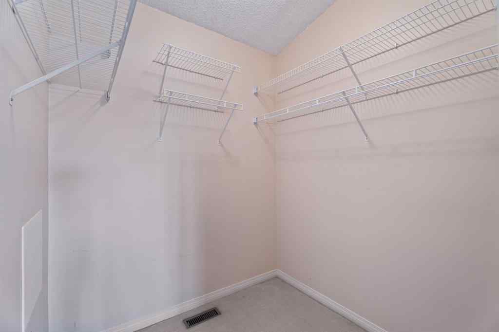 MLS® A2269021 - 221 Sandringham Road NW in Sandstone Valley Calgary, Residential