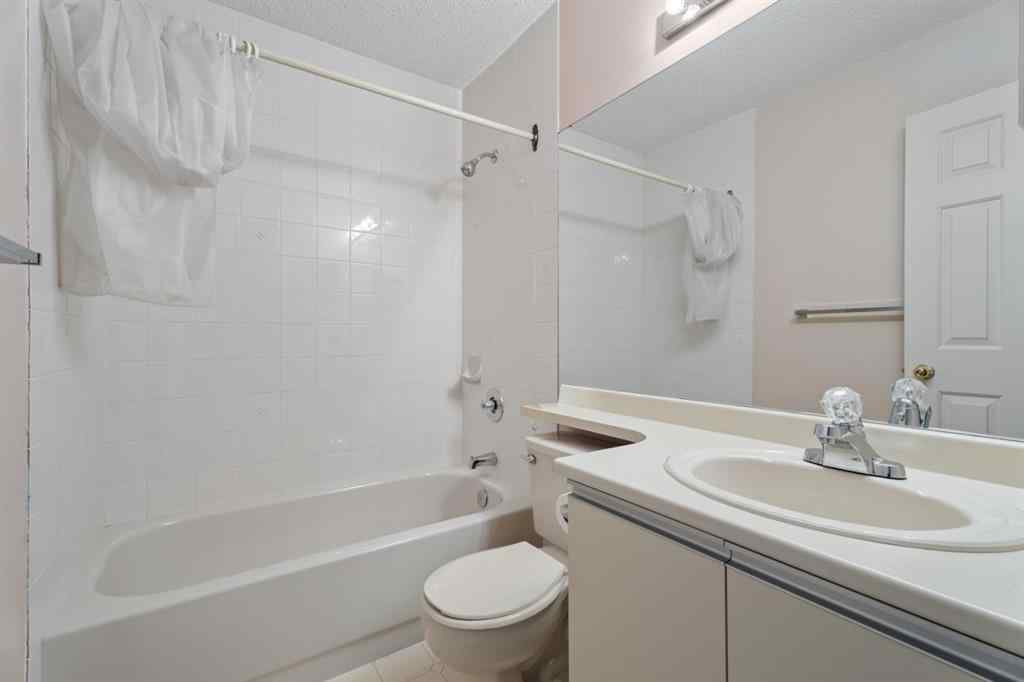 MLS® A2269021 - 221 Sandringham Road NW in Sandstone Valley Calgary, Residential