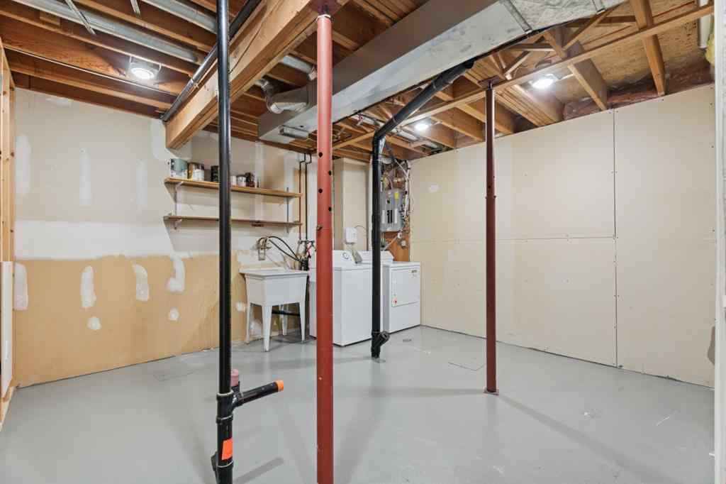 MLS® A2269021 - 221 Sandringham Road NW in Sandstone Valley Calgary, Residential