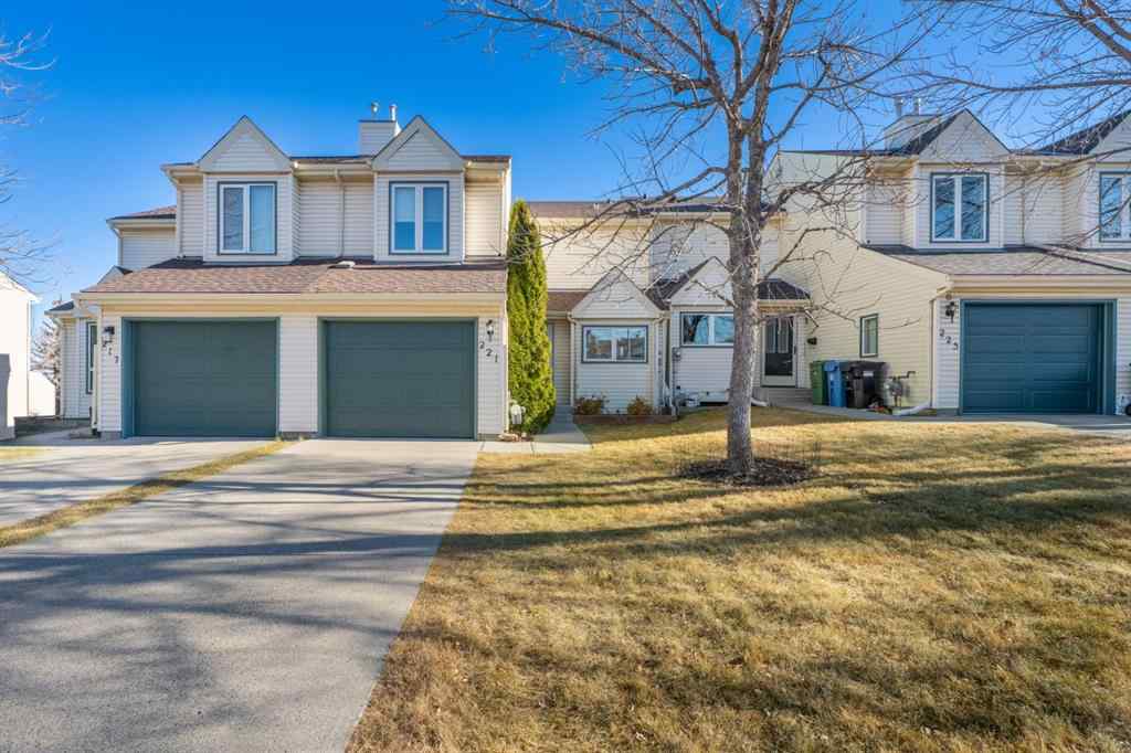 MLS® A2269021 - 221 Sandringham Road NW in Sandstone Valley Calgary, Residential