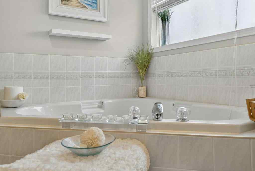 MLS&reg; # A2269025 - 96 Shawbrooke Manor SW in Shawnessy Calgary, Residential Open Houses