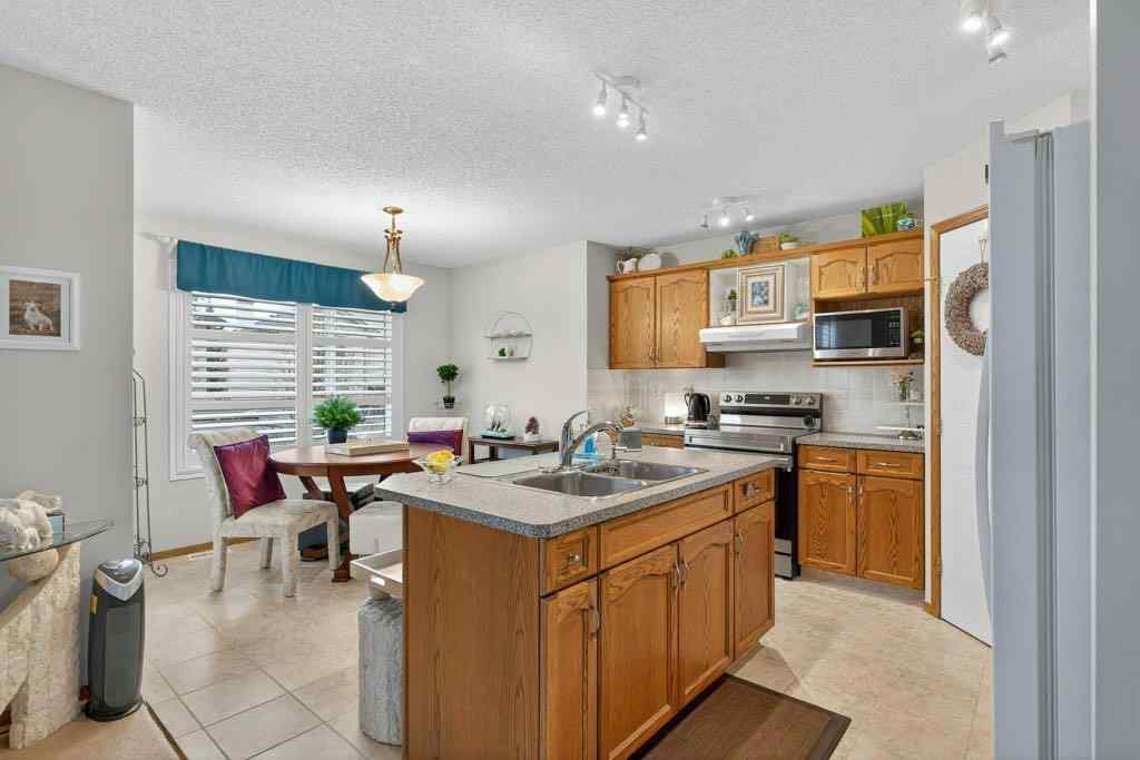 MLS&reg; # A2269025 - 96 Shawbrooke Manor SW in Shawnessy Calgary, Residential Open Houses