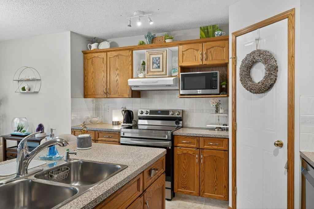 MLS&reg; # A2269025 - 96 Shawbrooke Manor SW in Shawnessy Calgary, Residential Open Houses