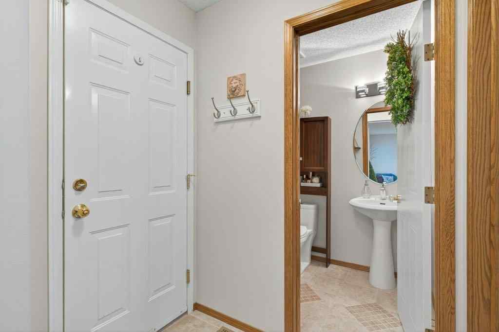 MLS&reg; # A2269025 - 96 Shawbrooke Manor SW in Shawnessy Calgary, Residential Open Houses