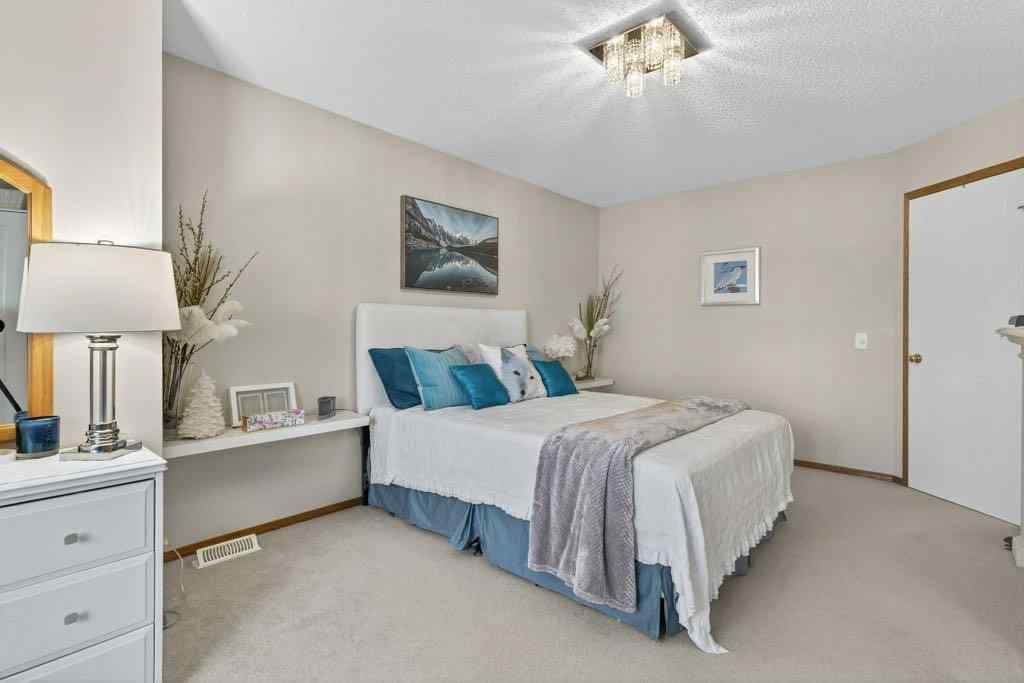 MLS&reg; # A2269025 - 96 Shawbrooke Manor SW in Shawnessy Calgary, Residential Open Houses