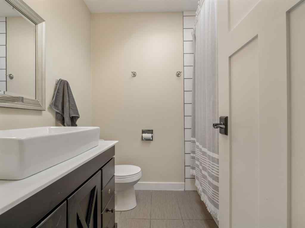 MLS® A2269027 - 2238 26 Avenue S in Tudor Estates Lethbridge, Residential