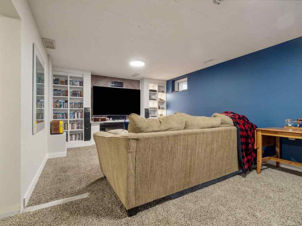 MLS® A2269027 - 2238 26 Avenue S in Tudor Estates Lethbridge, Residential