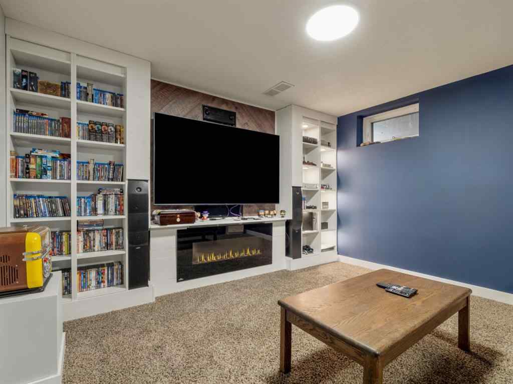 MLS® A2269027 - 2238 26 Avenue S in Tudor Estates Lethbridge, Residential