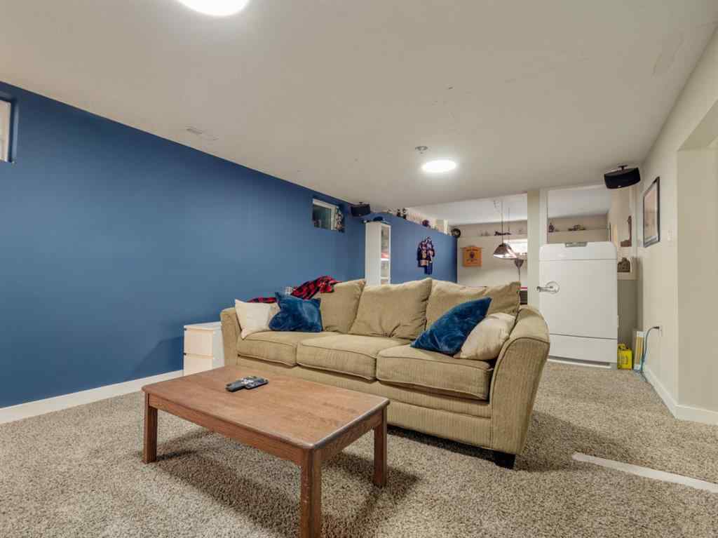 MLS® A2269027 - 2238 26 Avenue S in Tudor Estates Lethbridge, Residential