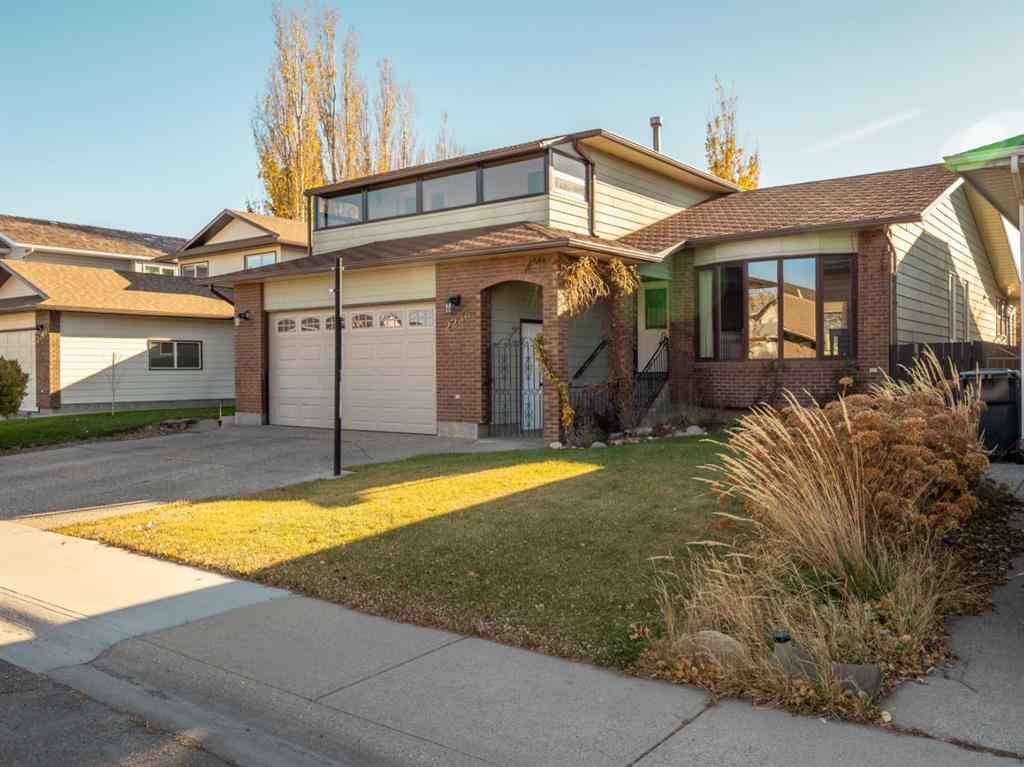 MLS® A2269027 - 2238 26 Avenue S in Tudor Estates Lethbridge, Residential