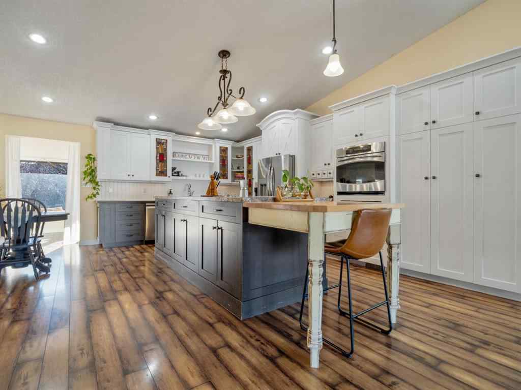 MLS® A2269027 - 2238 26 Avenue S in Tudor Estates Lethbridge, Residential