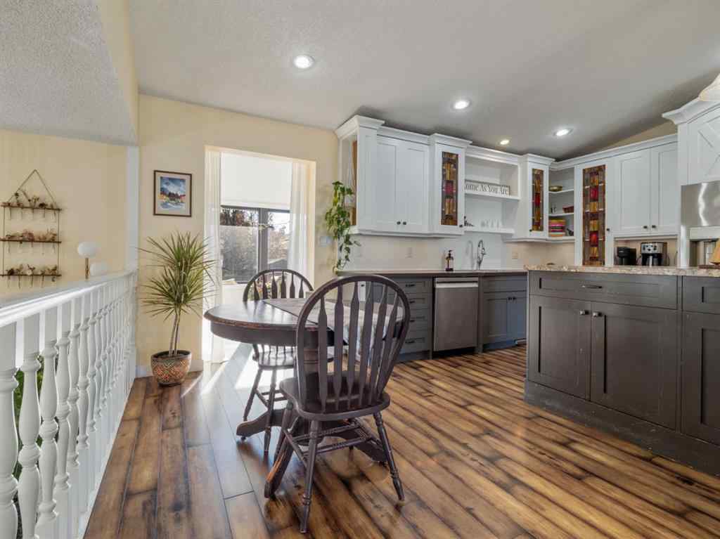 MLS® A2269027 - 2238 26 Avenue S in Tudor Estates Lethbridge, Residential