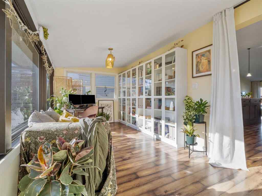 MLS® A2269027 - 2238 26 Avenue S in Tudor Estates Lethbridge, Residential