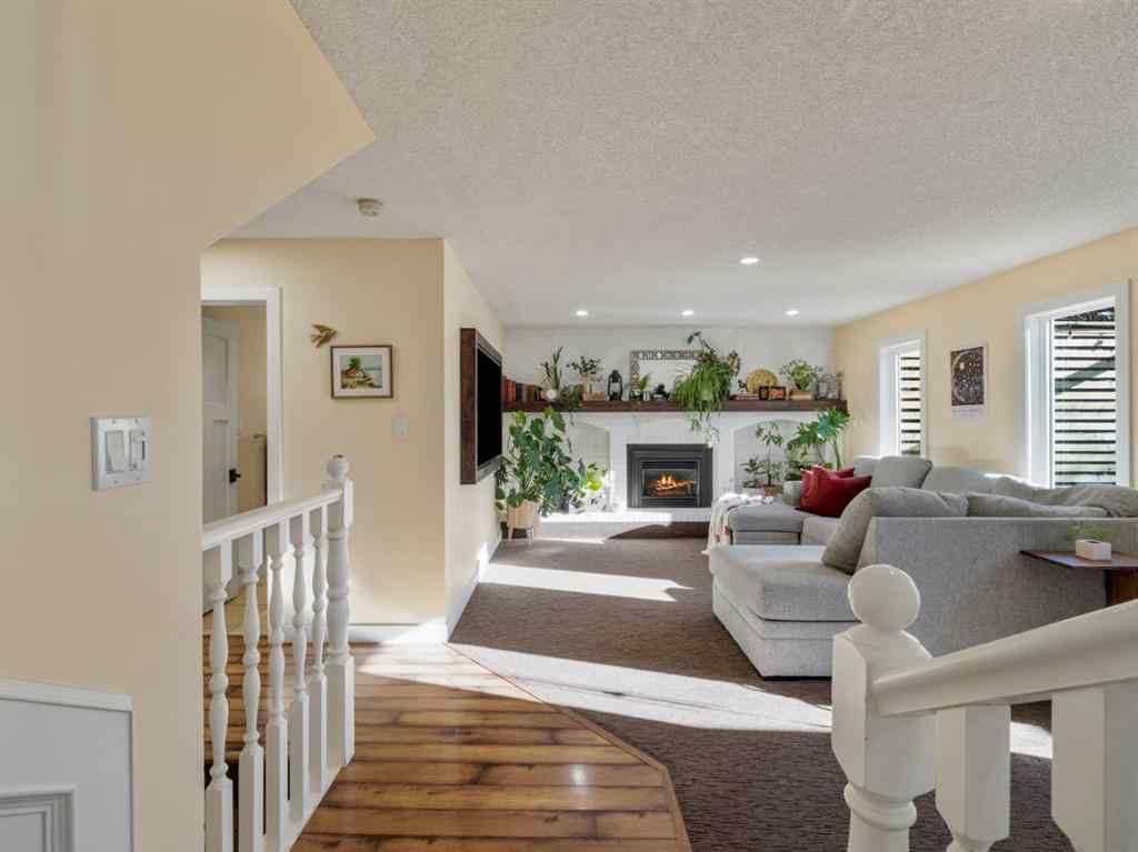 MLS® A2269027 - 2238 26 Avenue S in Tudor Estates Lethbridge, Residential