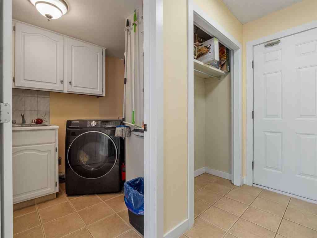 MLS® A2269027 - 2238 26 Avenue S in Tudor Estates Lethbridge, Residential