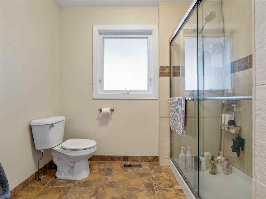 MLS® A2269027 - 2238 26 Avenue S in Tudor Estates Lethbridge, Residential