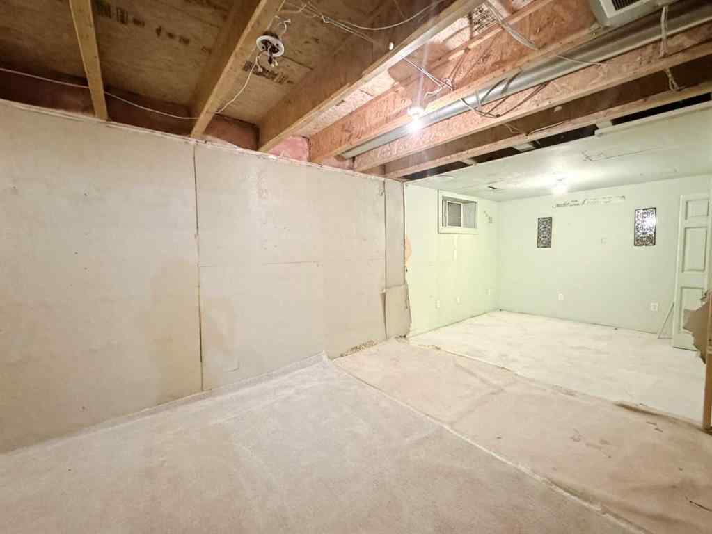 MLS® A2269035 - 262 Luxstone Road SW in Luxstone Airdrie, Residential