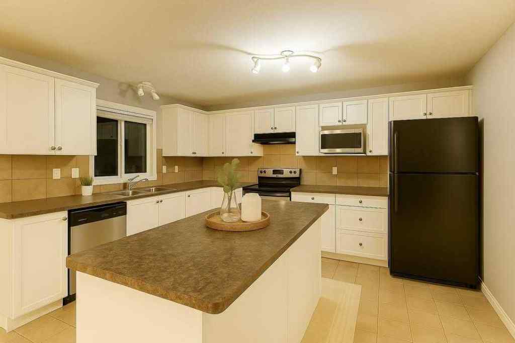 MLS® A2269035 - 262 Luxstone Road SW in Luxstone Airdrie, Residential