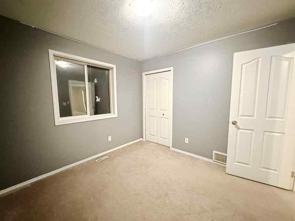 MLS® A2269035 - 262 Luxstone Road SW in Luxstone Airdrie, Residential