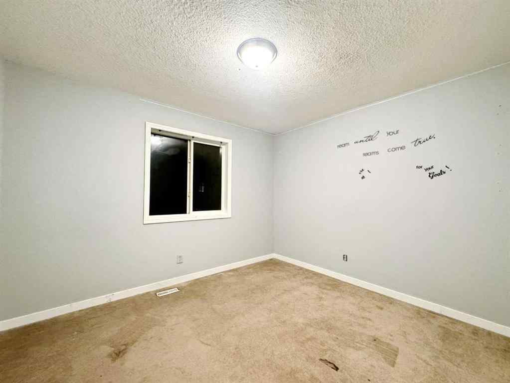 MLS® A2269035 - 262 Luxstone Road SW in Luxstone Airdrie, Residential