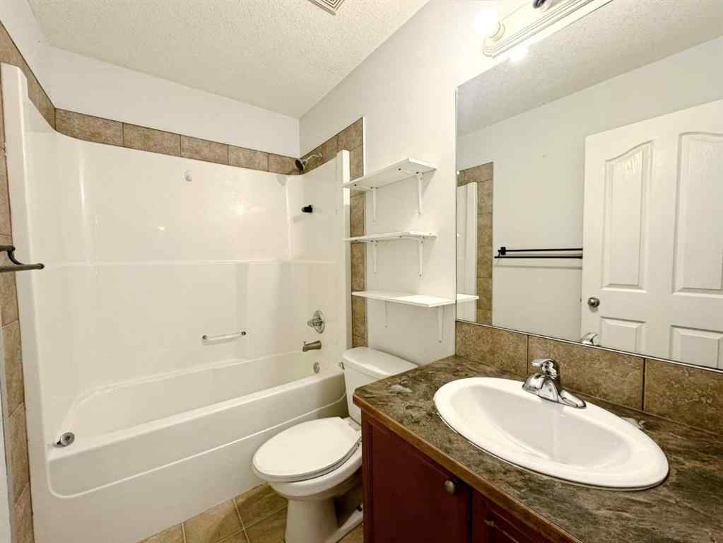 MLS® A2269035 - 262 Luxstone Road SW in Luxstone Airdrie, Residential