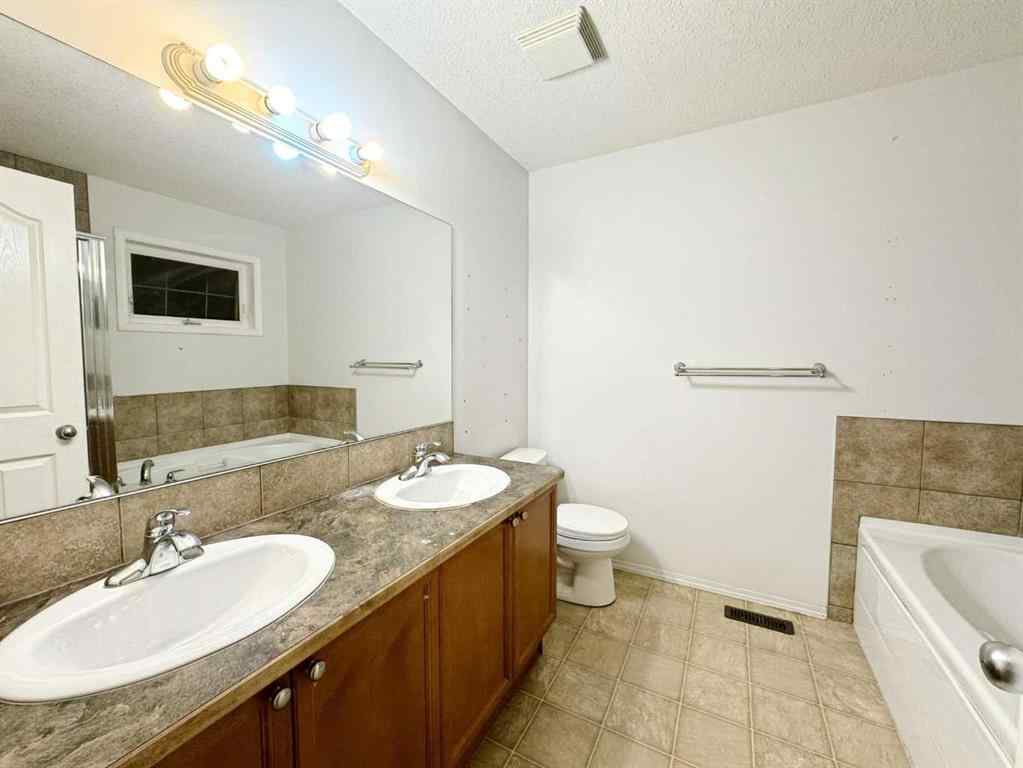 MLS® A2269035 - 262 Luxstone Road SW in Luxstone Airdrie, Residential