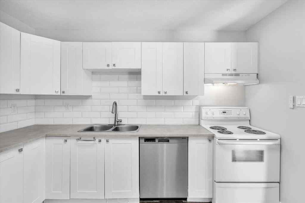 MLS® A2269045 - Unit #5 11240 6 Street SW in Southwood Calgary, Residential