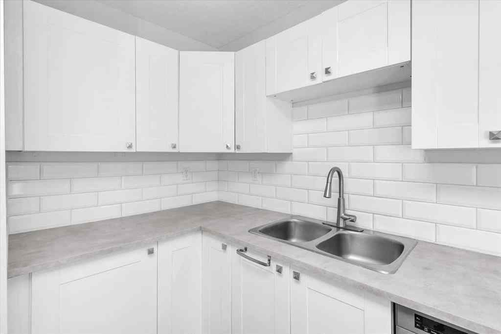 MLS® A2269045 - Unit #5 11240 6 Street SW in Southwood Calgary, Residential