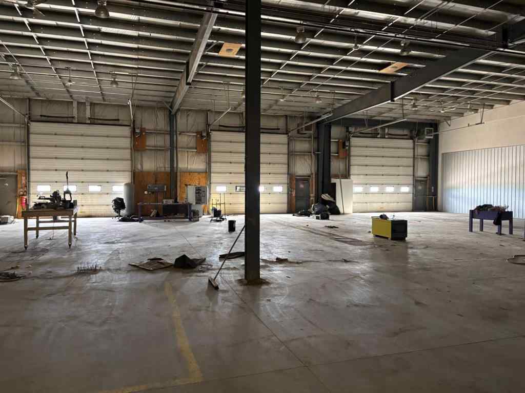 MLS® A2269052 - SW-1-84-22-W5th Hwy 743   in West Hill Com/Ind Peace River, Commercial