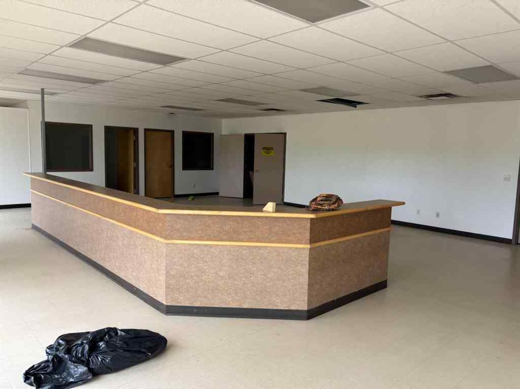 MLS® A2269052 - SW-1-84-22-W5th Hwy 743   in West Hill Com/Ind Peace River, Commercial