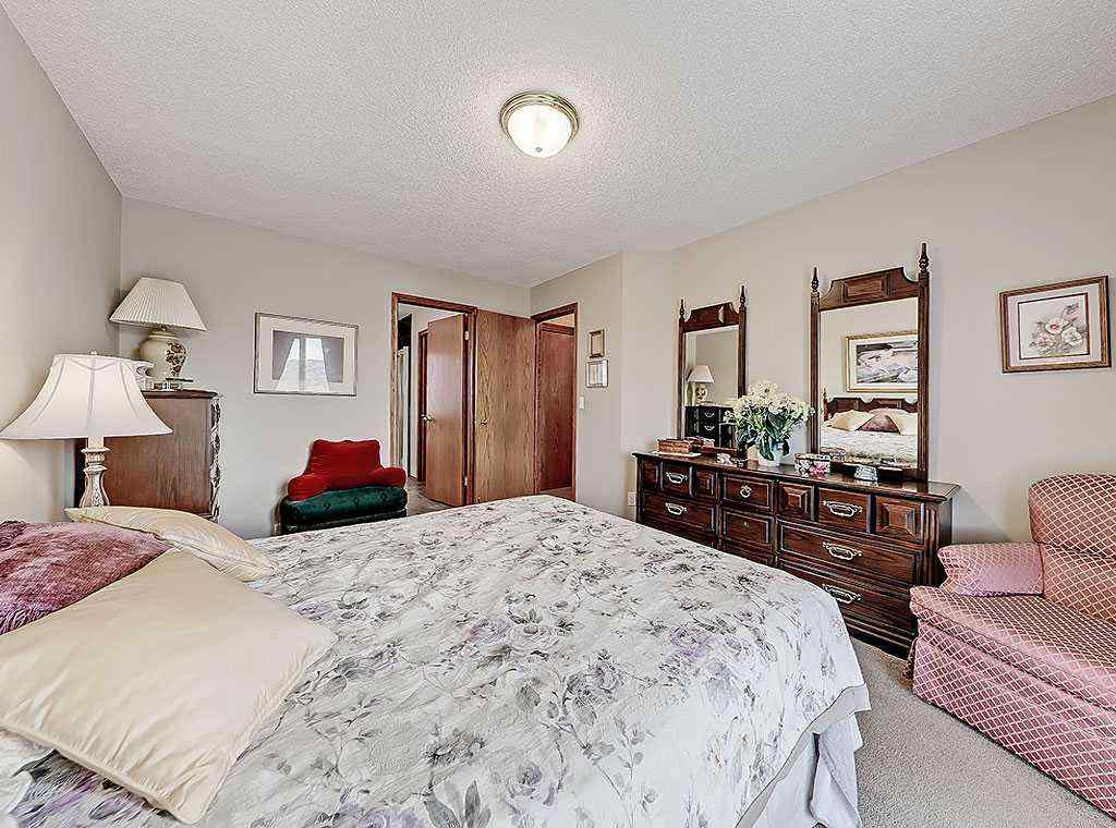 MLS® A2269058 - 352 Macewan Park View NW in MacEwan Glen Calgary, Residential