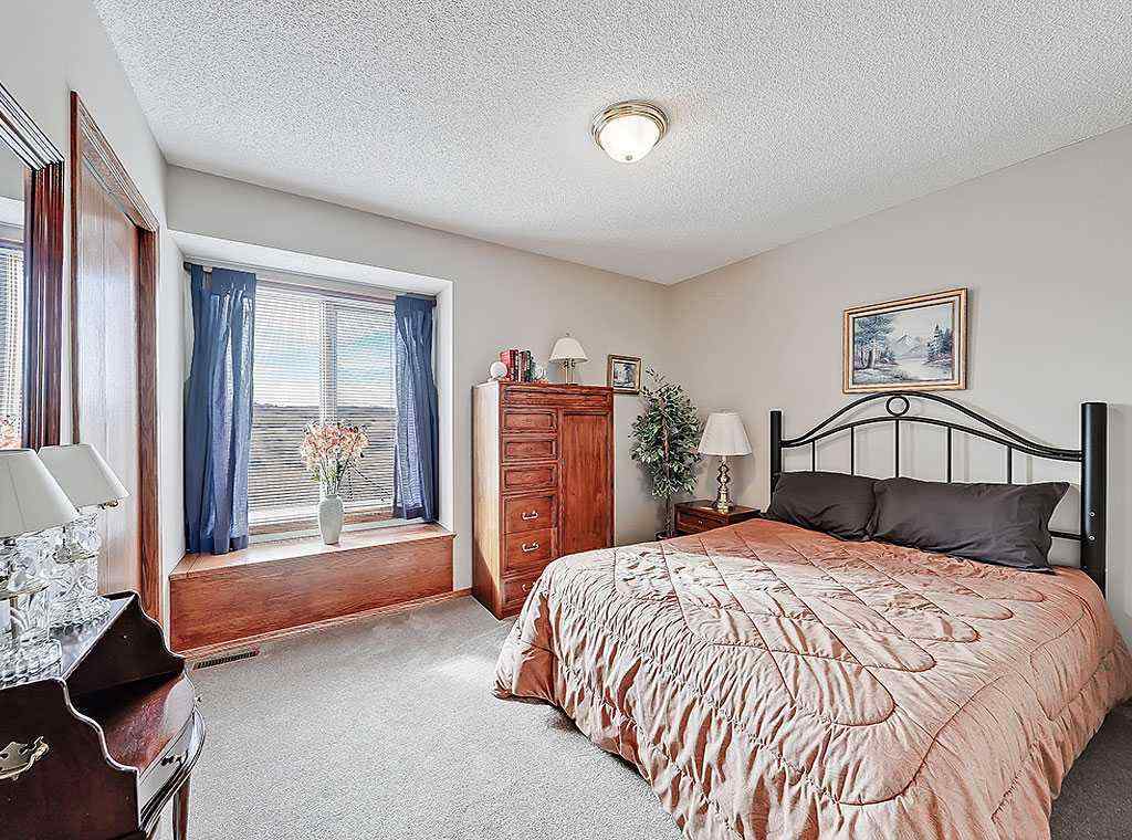 MLS® A2269058 - 352 Macewan Park View NW in MacEwan Glen Calgary, Residential