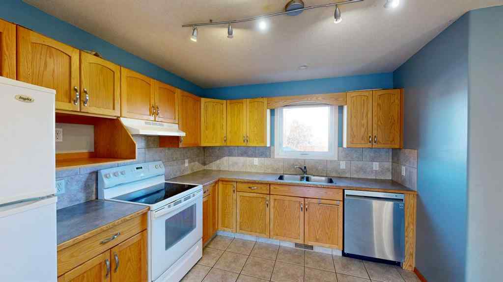 MLS® A2269059 - 131 Lynx Cove N in Uplands Lethbridge, Residential