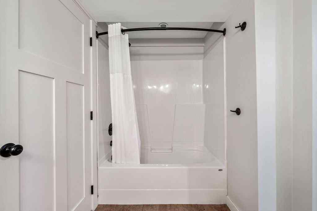 MLS® A2269066 - 147 Oakside Place SW in Oakridge Calgary, Residential