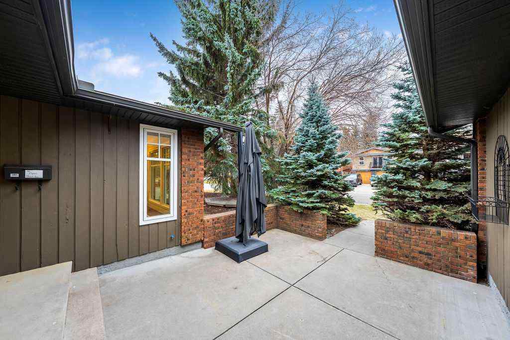 MLS® A2269066 - 147 Oakside Place SW in Oakridge Calgary, Residential