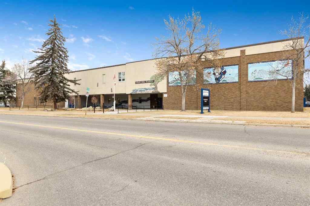 MLS® A2269066 - 147 Oakside Place SW in Oakridge Calgary, Residential