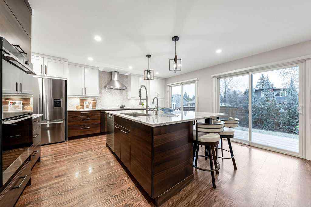 MLS® A2269066 - 147 Oakside Place SW in Oakridge Calgary, Residential