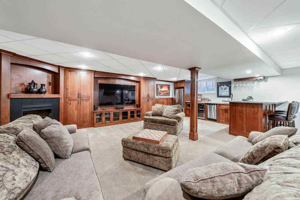 MLS® A2269066 - 147 Oakside Place SW in Oakridge Calgary, Residential