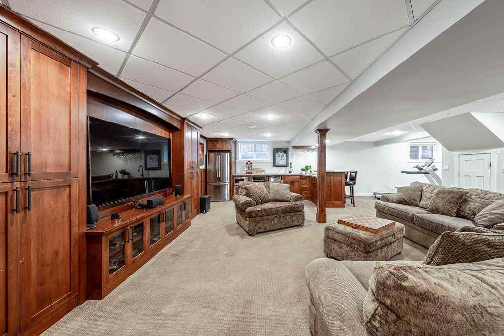 MLS® A2269066 - 147 Oakside Place SW in Oakridge Calgary, Residential