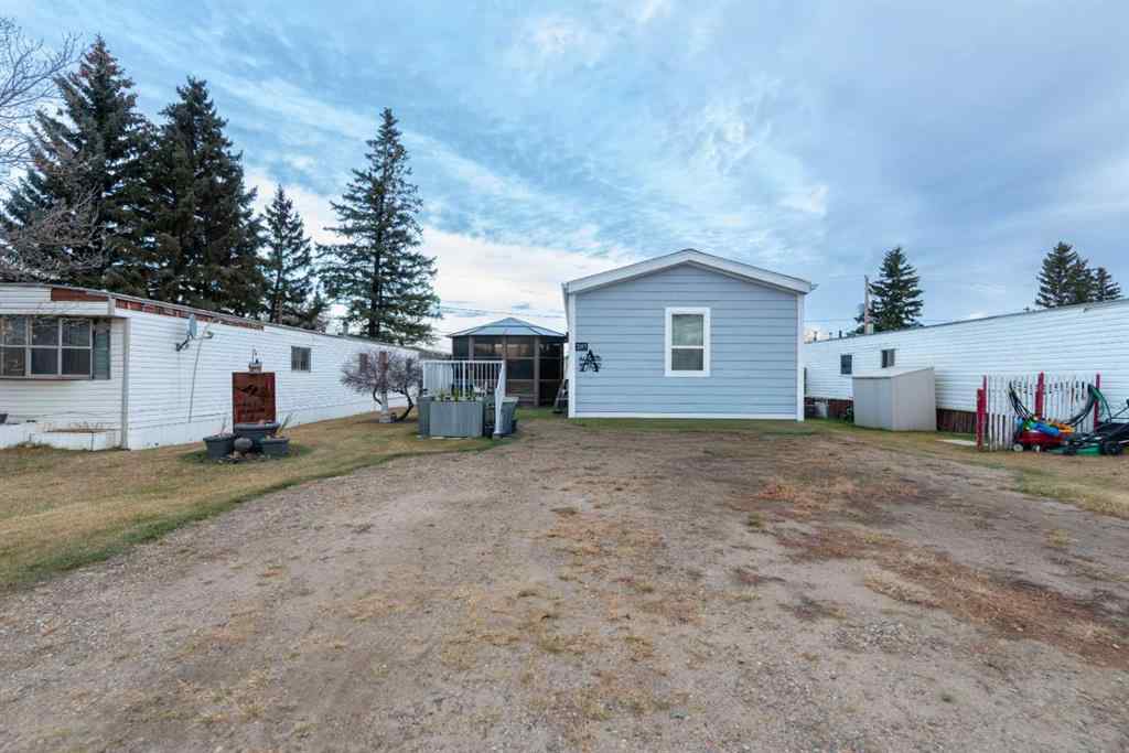 MLS&reg; # A2269067 - 207 2 Street E in NONE Lashburn, Residential Open Houses