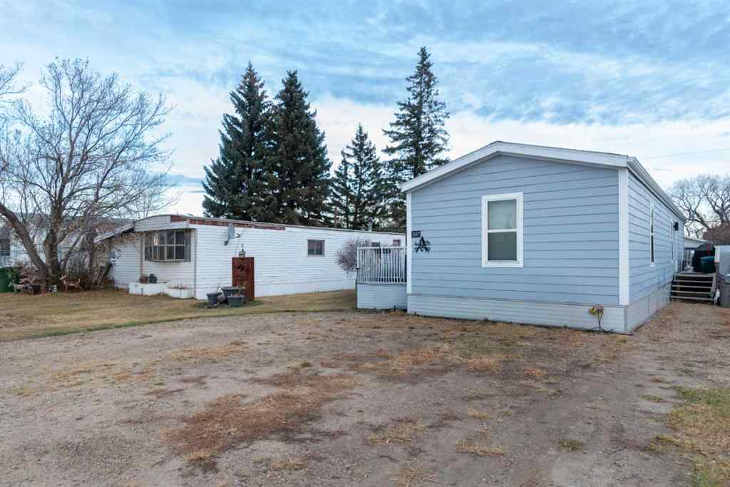 MLS&reg; # A2269067 - 207 2 Street E in NONE Lashburn, Residential Open Houses