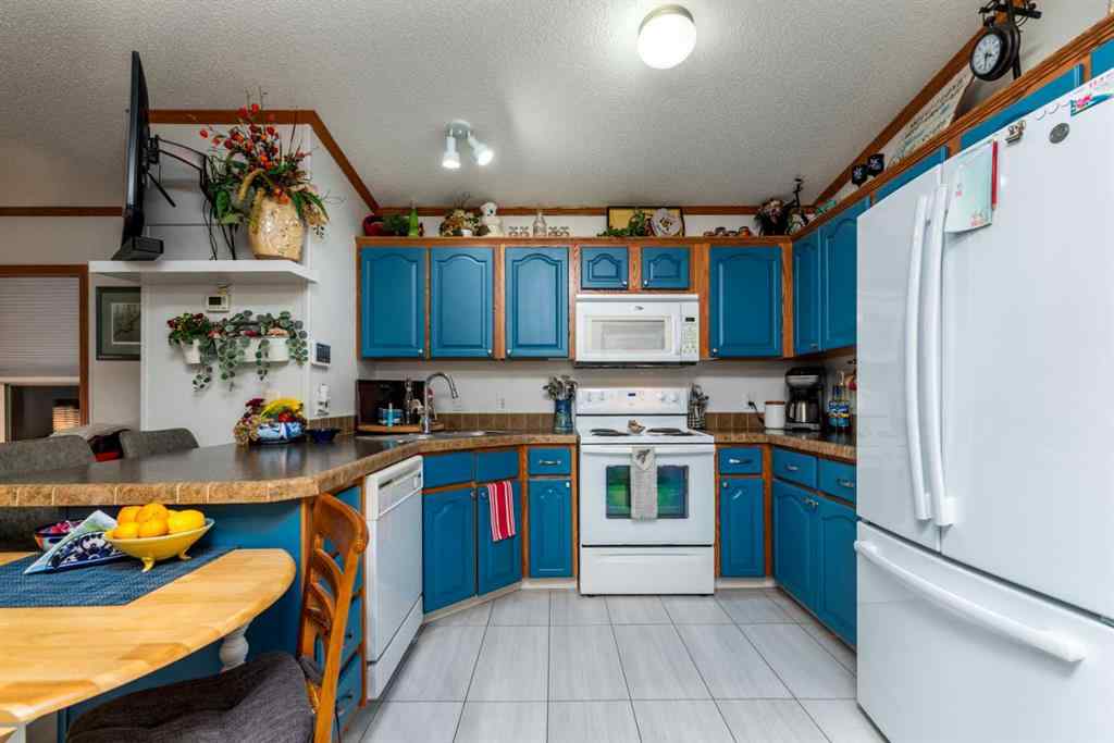 MLS&reg; # A2269067 - 207 2 Street E in NONE Lashburn, Residential Open Houses