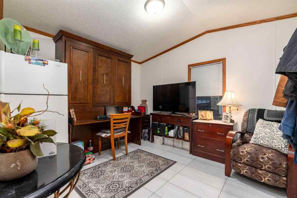 MLS&reg; # A2269067 - 207 2 Street E in NONE Lashburn, Residential Open Houses