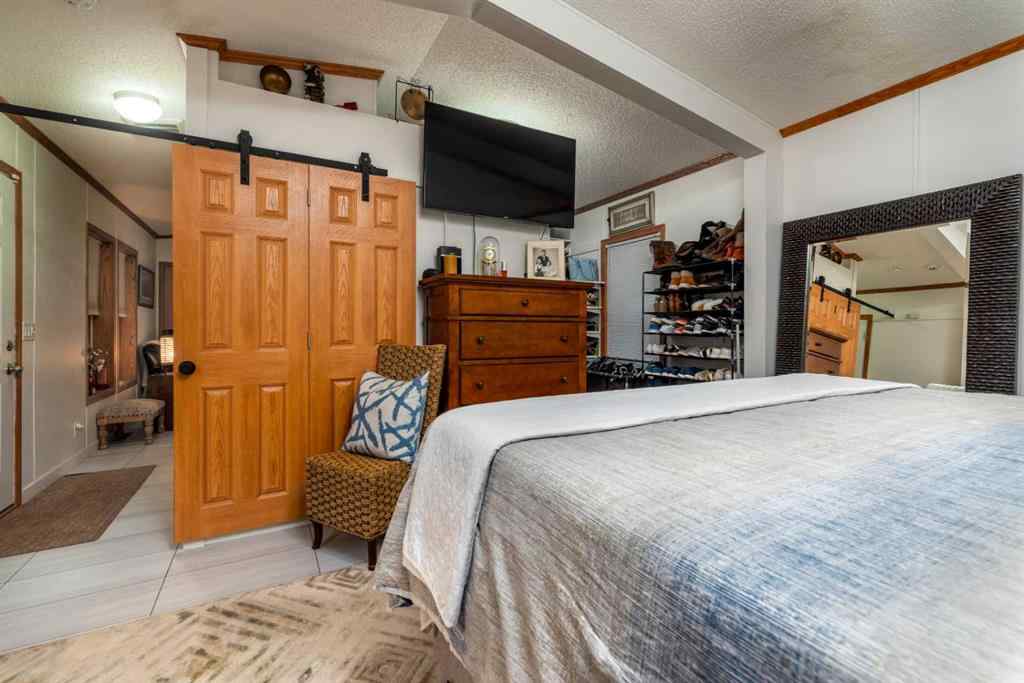 MLS&reg; # A2269067 - 207 2 Street E in NONE Lashburn, Residential Open Houses