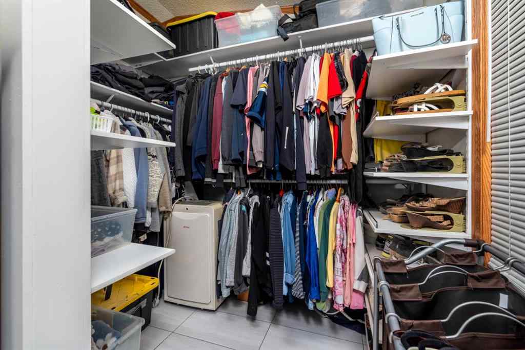 MLS&reg; # A2269067 - 207 2 Street E in NONE Lashburn, Residential Open Houses