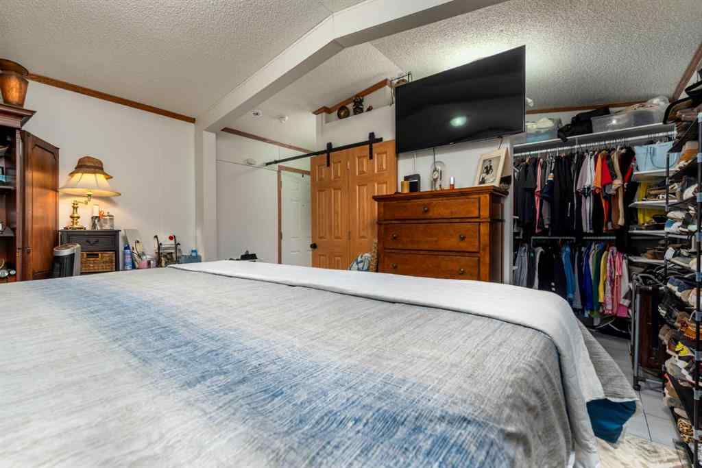 MLS&reg; # A2269067 - 207 2 Street E in NONE Lashburn, Residential Open Houses