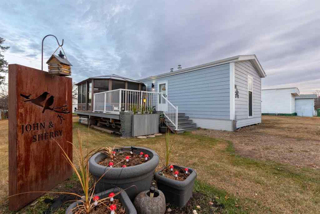 MLS&reg; # A2269067 - 207 2 Street E in NONE Lashburn, Residential Open Houses