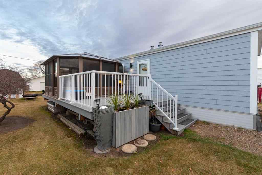 MLS&reg; # A2269067 - 207 2 Street E in NONE Lashburn, Residential Open Houses