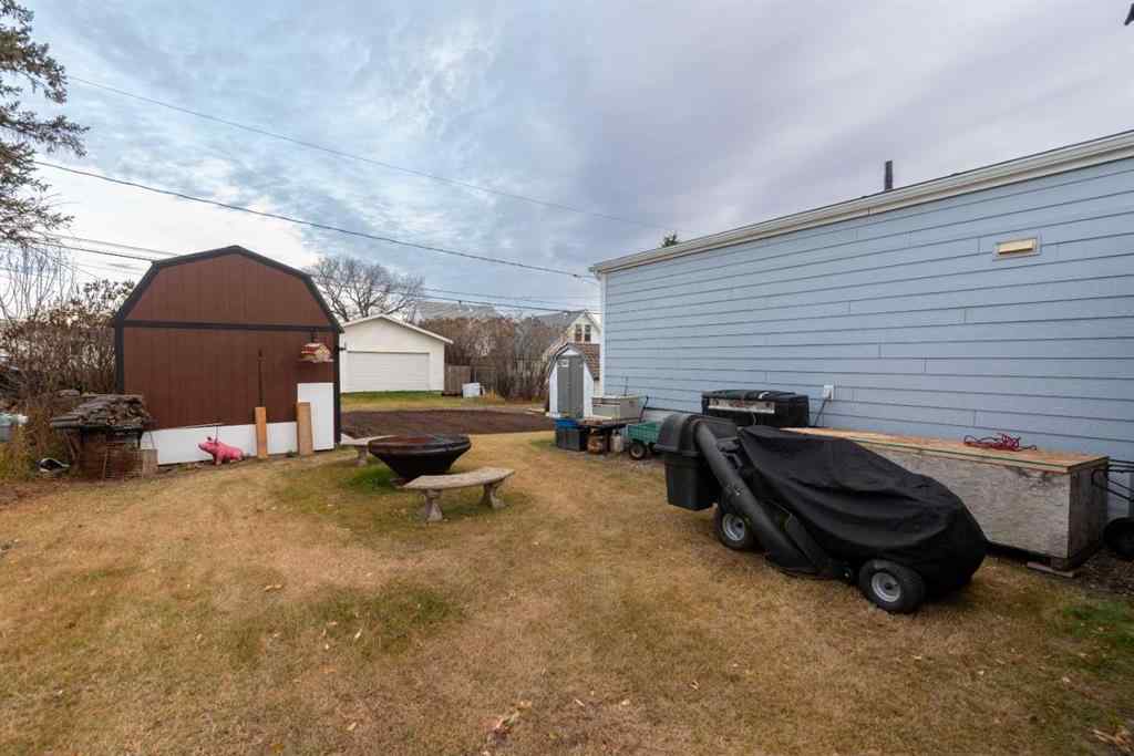 MLS&reg; # A2269067 - 207 2 Street E in NONE Lashburn, Residential Open Houses